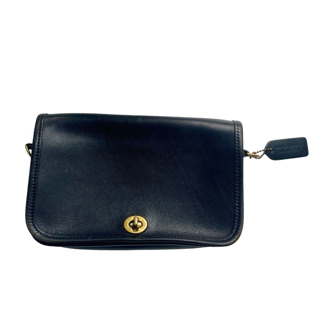 Vintage Coach Pocket Purse 9755 Black , it is missing the strap